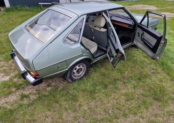 Volkswagen Passat cena 25900 przebieg: 78574, rok produkcji 1977 z Gniezno małe 529